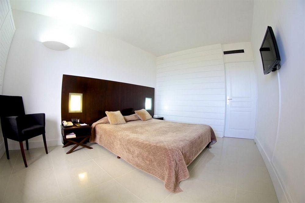 Hotel Le Saint Denis Quarto foto